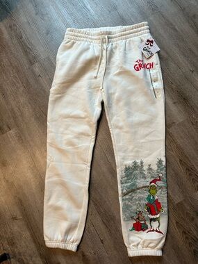 NWT The Grinch christmas Cream Graphic Jogger Sweatpants